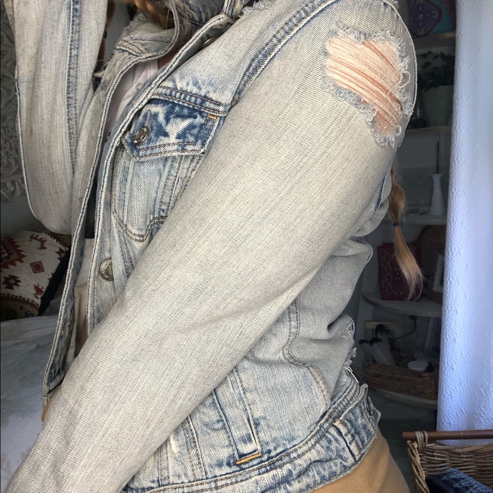 American eagle | distressed denim jacket